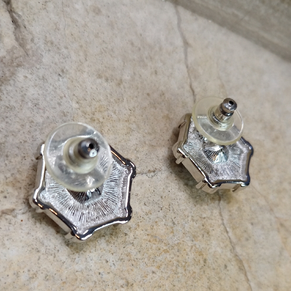 Vintage Silver Hexagonal Stud Earrings Snowflake - image 4